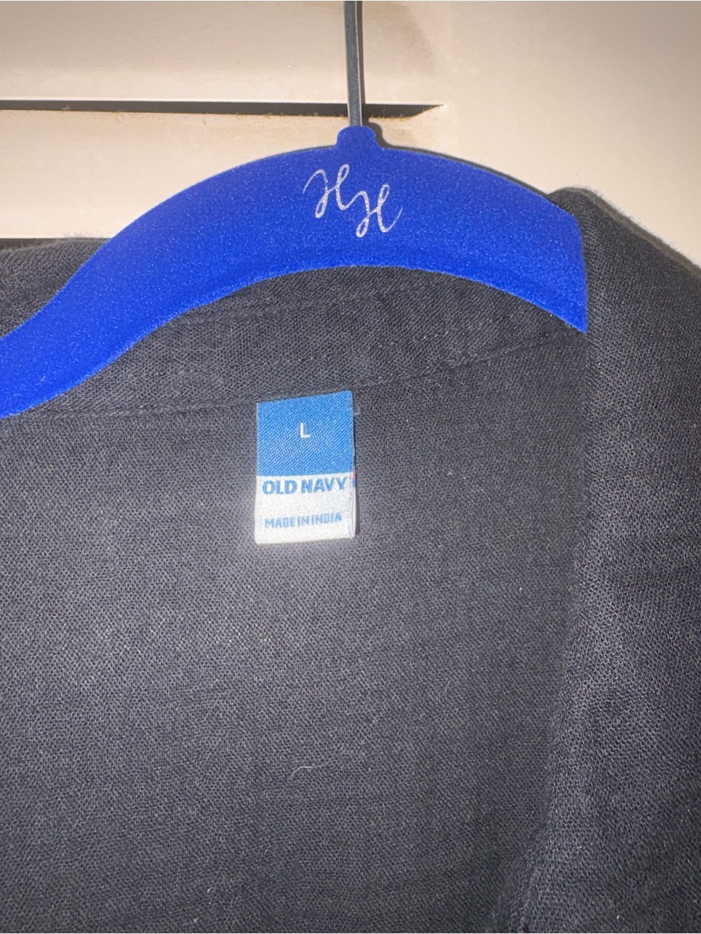 Old Navy Black Button-Front Shirt - Picture 3 of 4